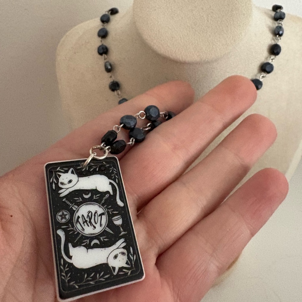 Tarot Cat Beaded Necklace - Picture 4 of 4